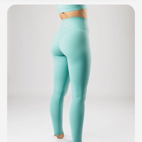 Alphalete essential legging - Picture 5 of 5